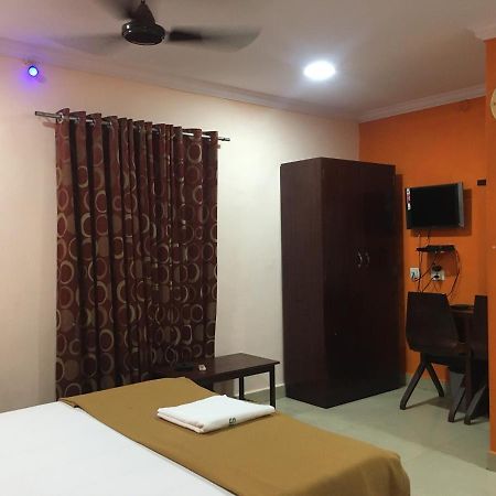 Delmon Residency Hotel Madras Buitenkant foto