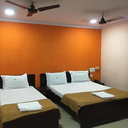 Delmon Residency Hotel Madras Buitenkant foto