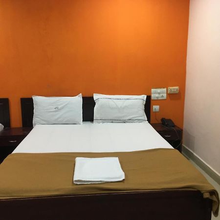 Delmon Residency Hotel Madras Buitenkant foto