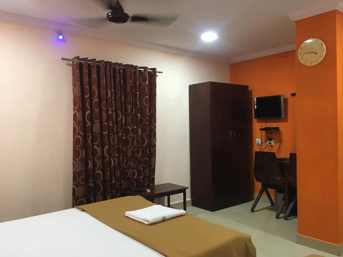 Delmon Residency Hotel Madras Buitenkant foto