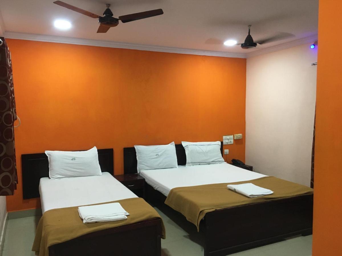 Delmon Residency Hotel Madras Buitenkant foto