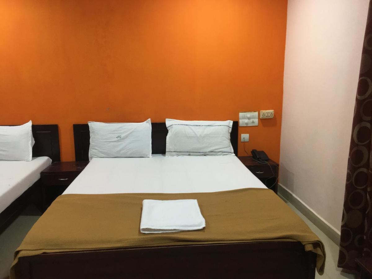 Delmon Residency Hotel Madras Buitenkant foto