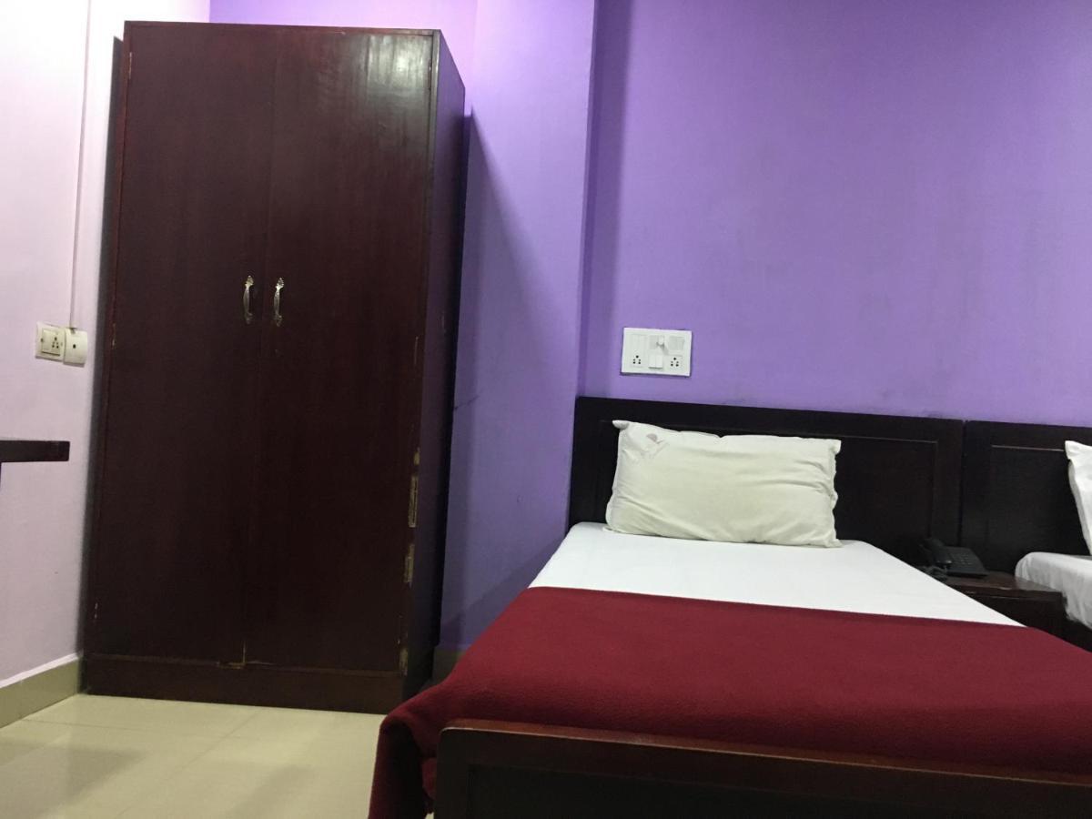 Delmon Residency Hotel Madras Buitenkant foto