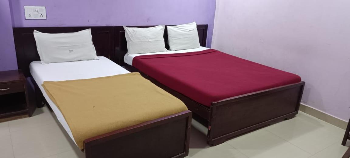 Delmon Residency Hotel Madras Buitenkant foto